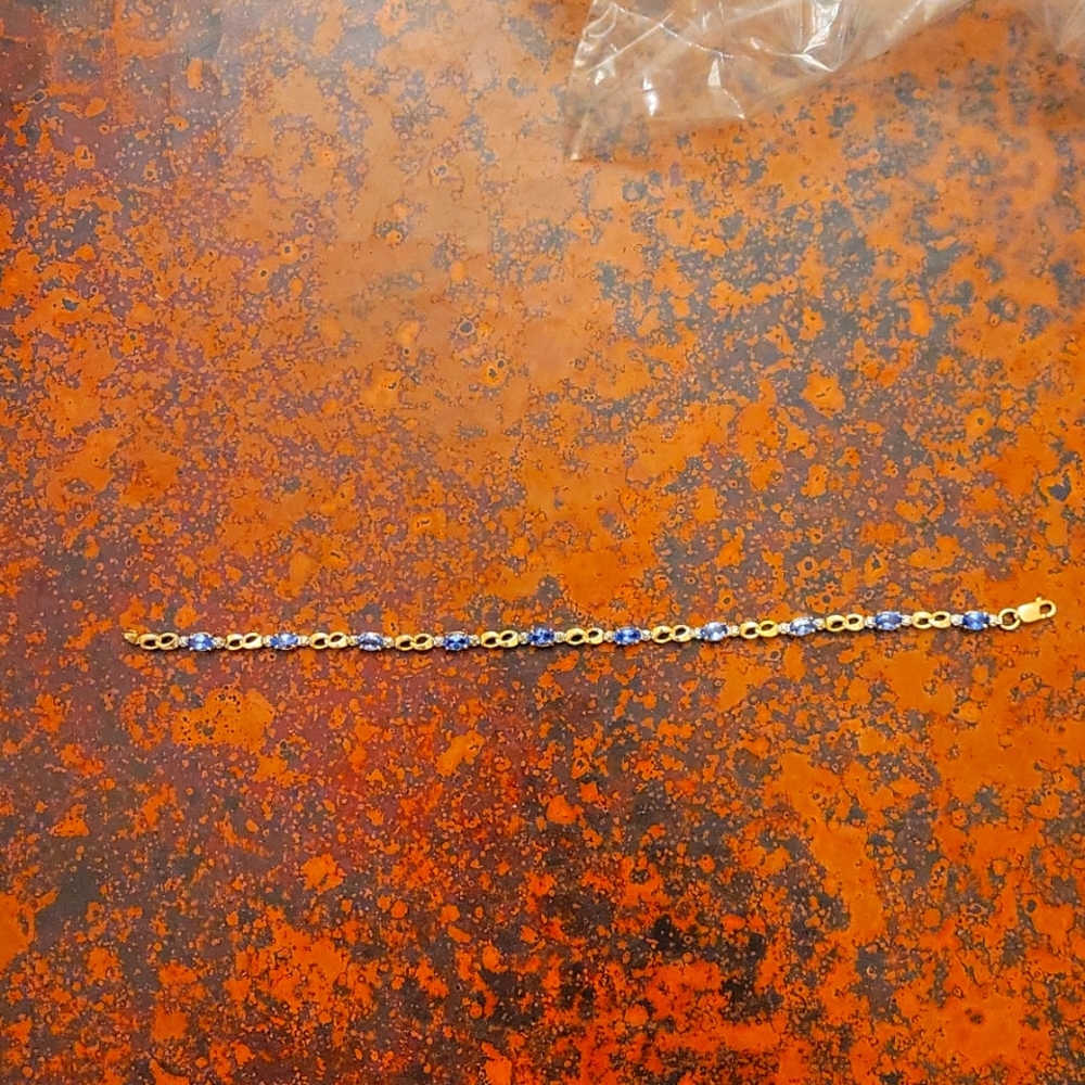 Ladies 10 karat yellow gold 7" bracelet